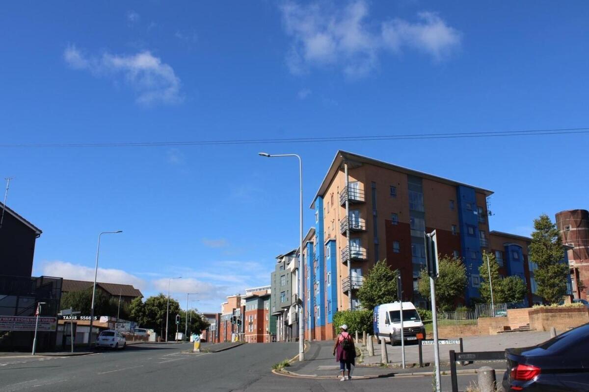 Two Bedroom Apartment, Free Parking, Close To Uclan And Free Wifi プレストン エクステリア 写真