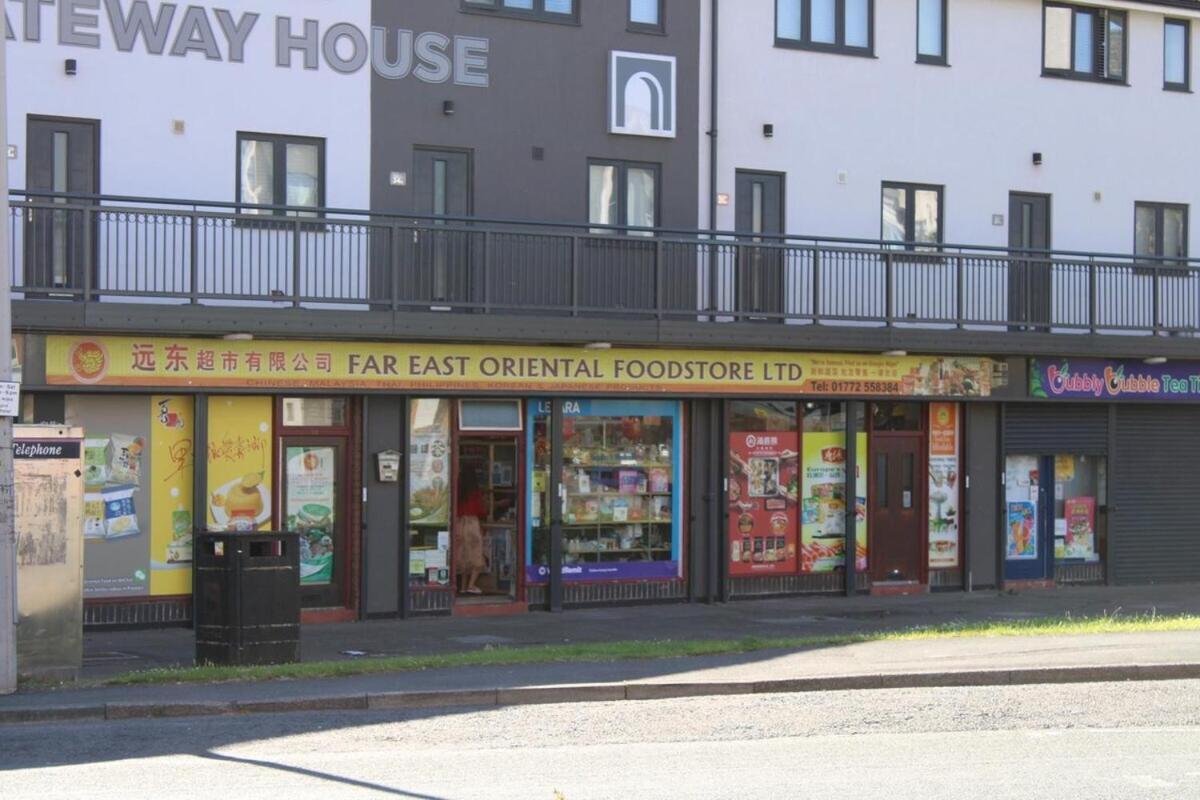 Two Bedroom Apartment, Free Parking, Close To Uclan And Free Wifi プレストン エクステリア 写真