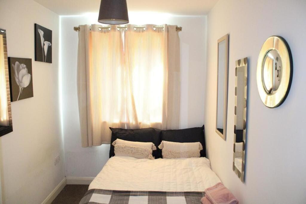 Two Bedroom Apartment, Free Parking, Close To Uclan And Free Wifi プレストン エクステリア 写真