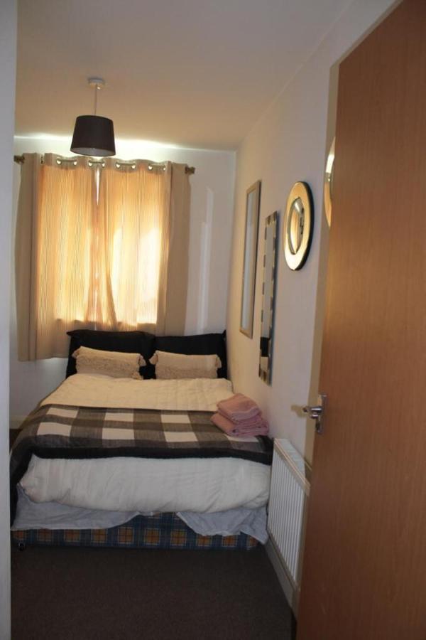 Two Bedroom Apartment, Free Parking, Close To Uclan And Free Wifi プレストン エクステリア 写真