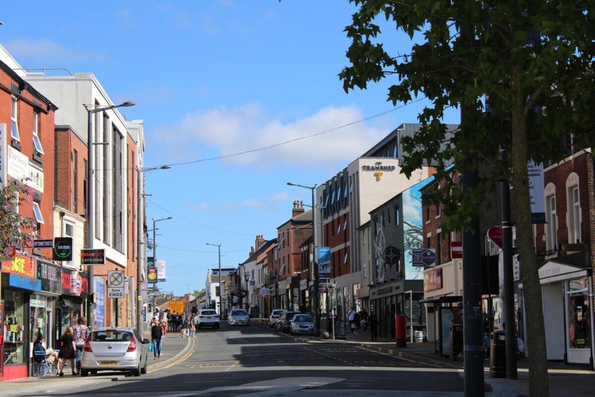 Two Bedroom Apartment, Free Parking, Close To Uclan And Free Wifi プレストン エクステリア 写真